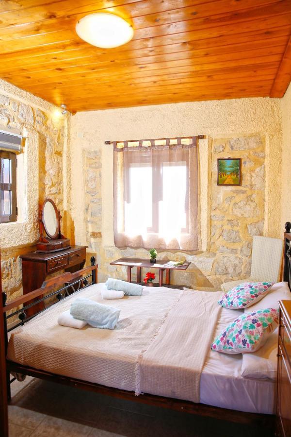 Villa Stone House Irene à Hersónissos Extérieur photo